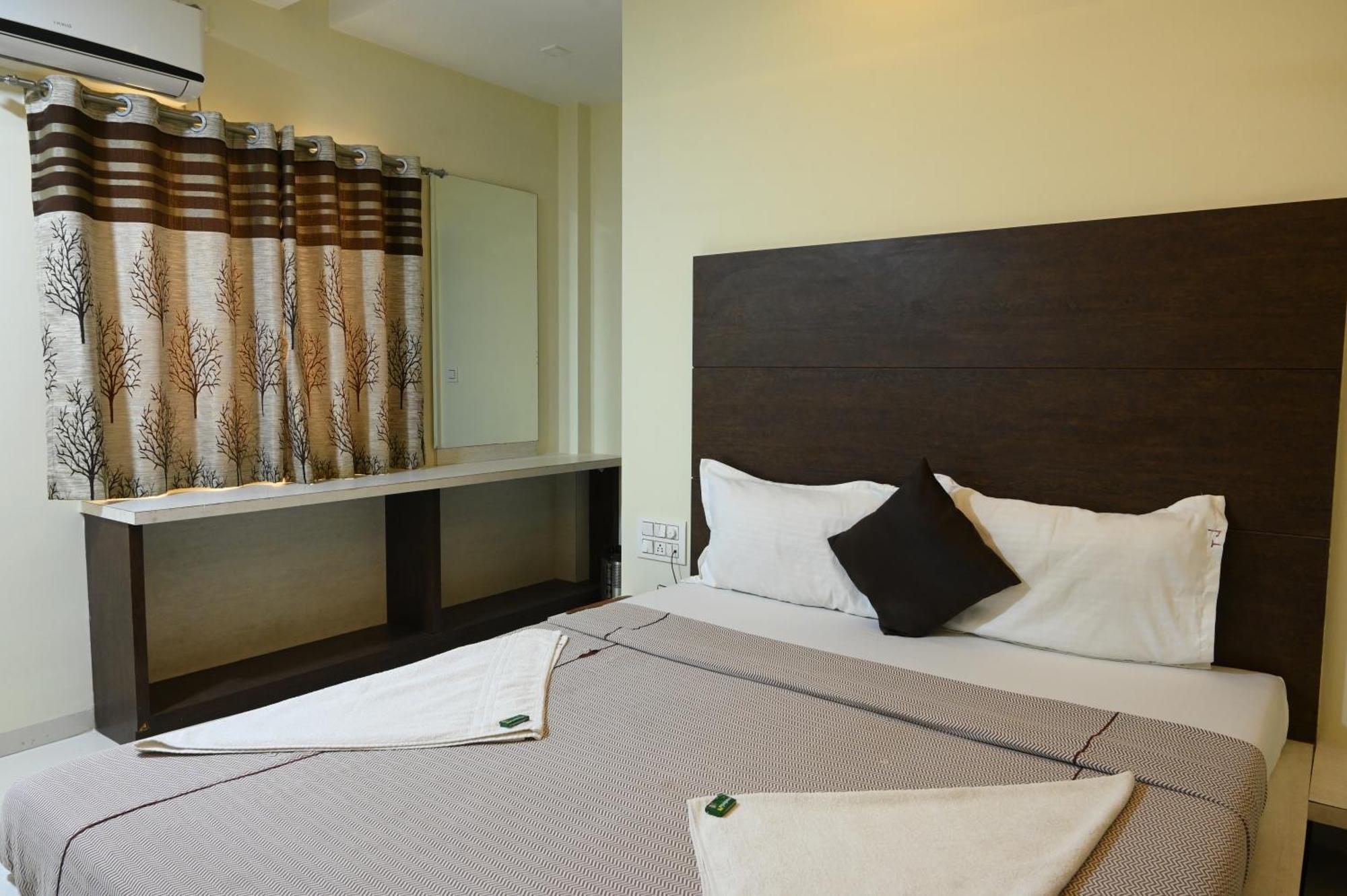 Hotel Ramkrishna Inn Колхапур Екстериор снимка
