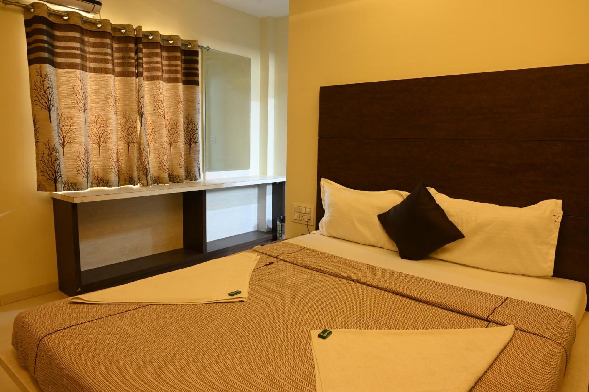 Hotel Ramkrishna Inn Колхапур Екстериор снимка