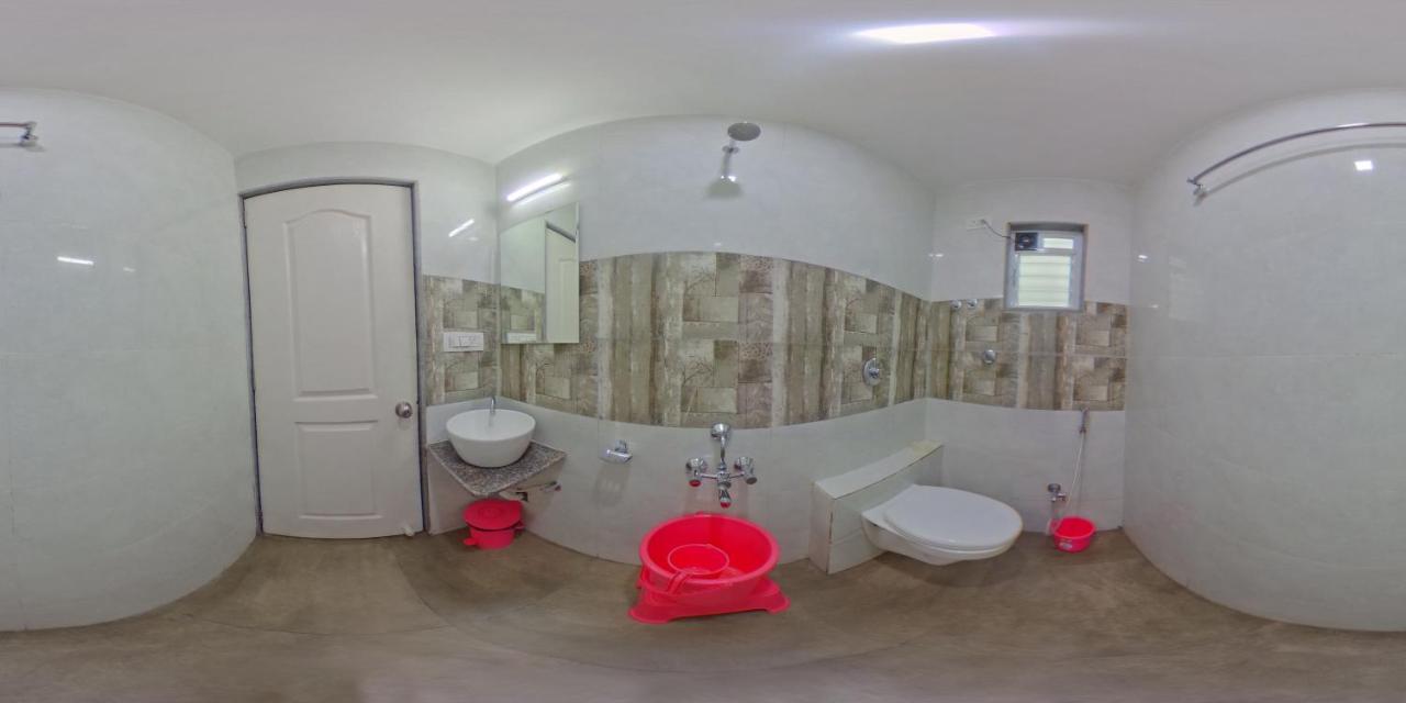 Hotel Ramkrishna Inn Колхапур Екстериор снимка