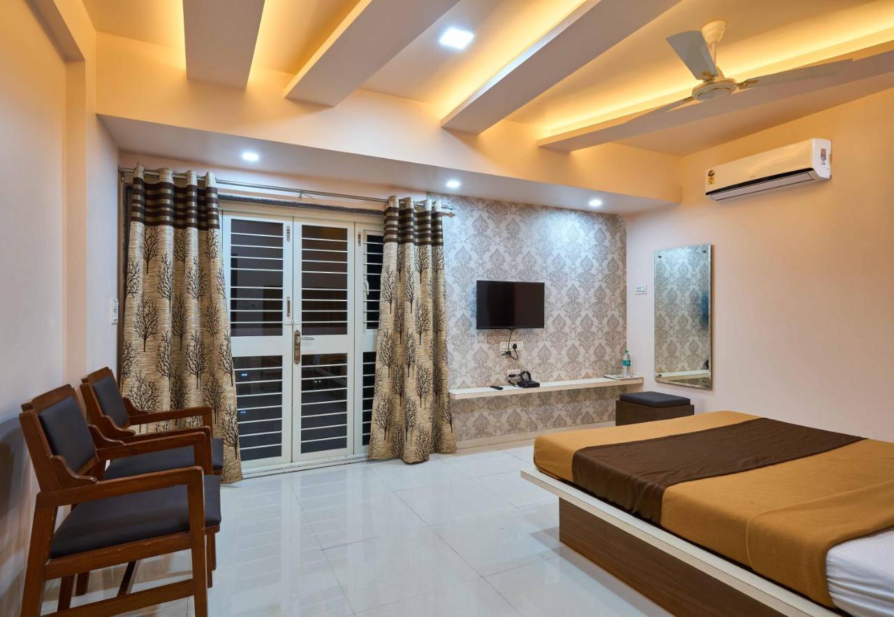 Hotel Ramkrishna Inn Колхапур Екстериор снимка